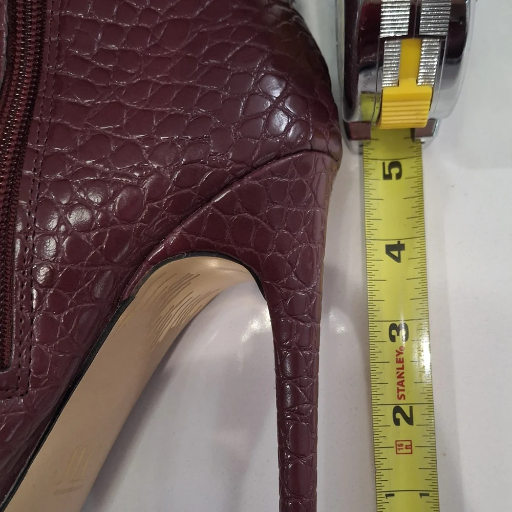 💋Jennifer Lopez  Boots .Elegant Burgundy Croc-Embossed Knee-High Boots💋 - Picture 9 of 12